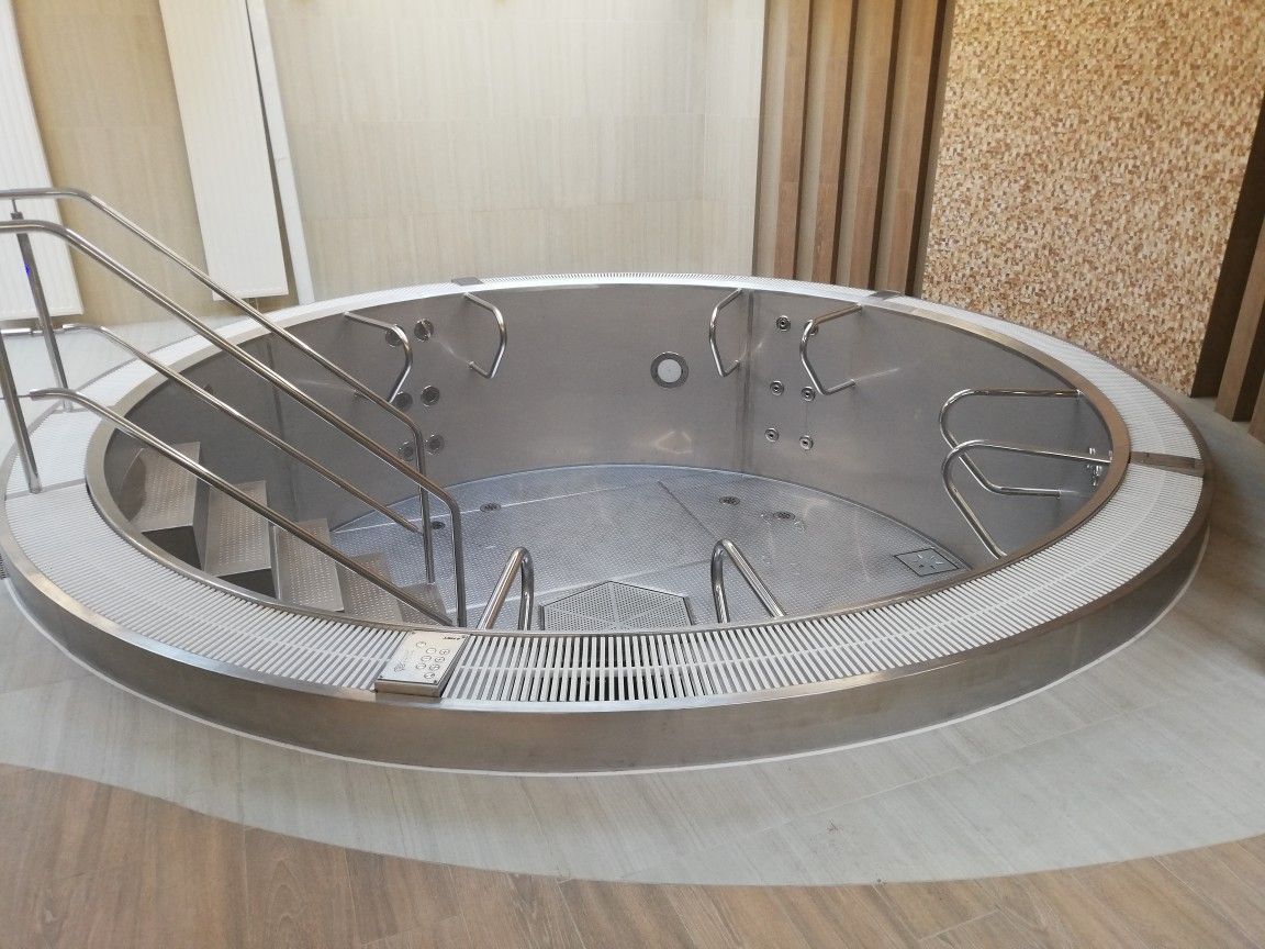 Stainless- steel  Jacuzzi